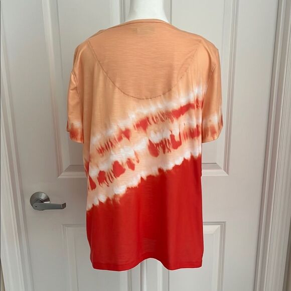Chico's V-Neck Short Sleeve Top in Orange and Red - Picture 3 of 6